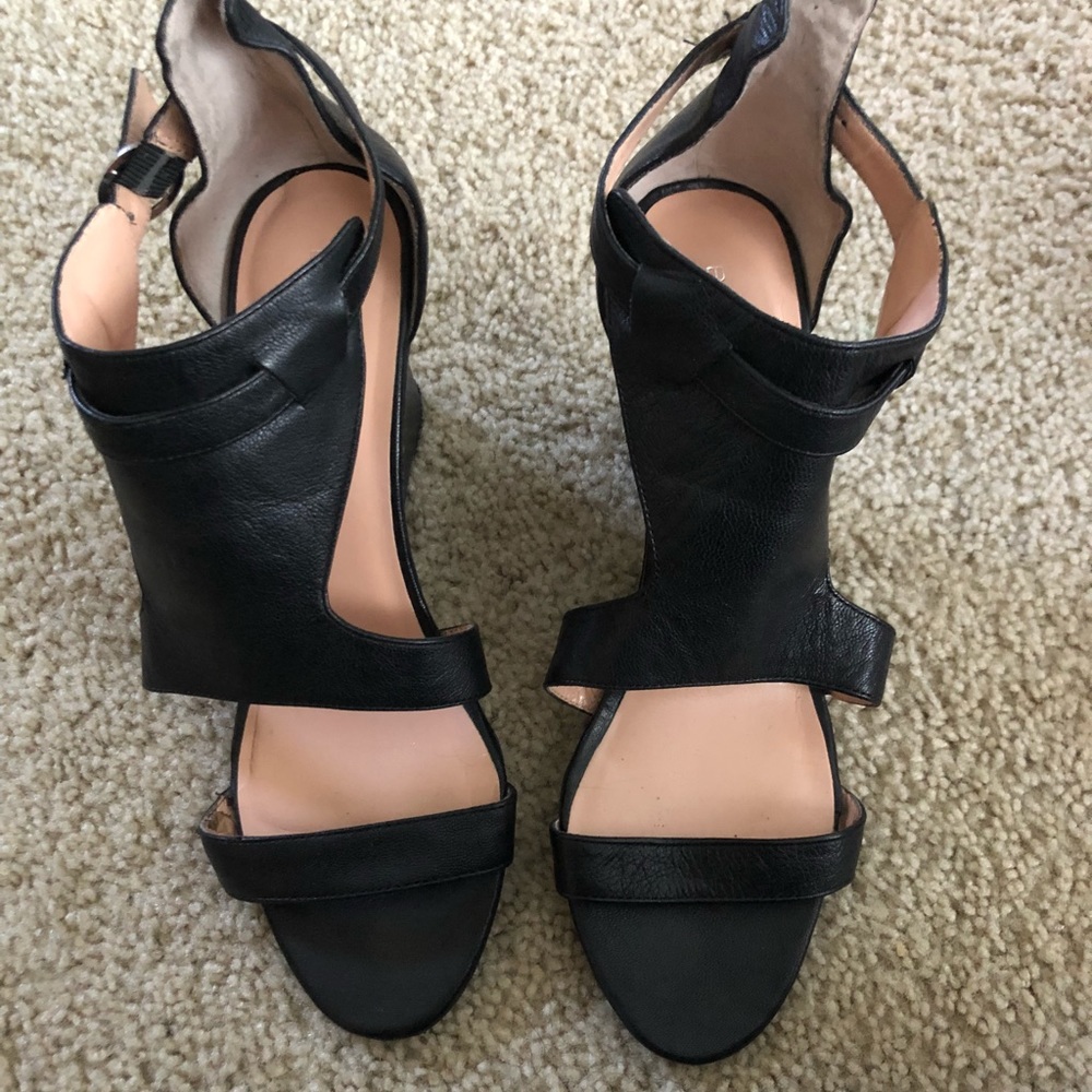 BCBG wedges